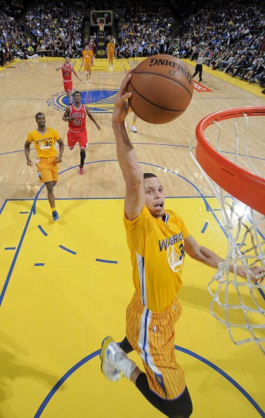 詹姆斯在其 詹姆斯在其